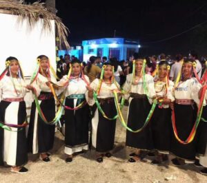 baile folclórico en Salinas